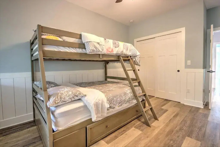 Room 2 of 7