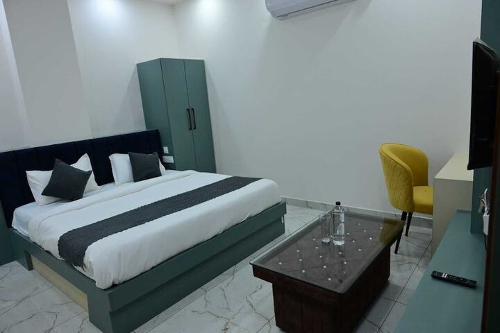 Room 3 of 24