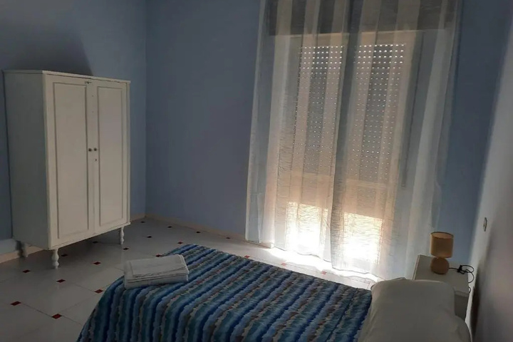 Room 2 of 8