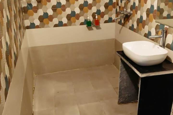 Room 11 of 23