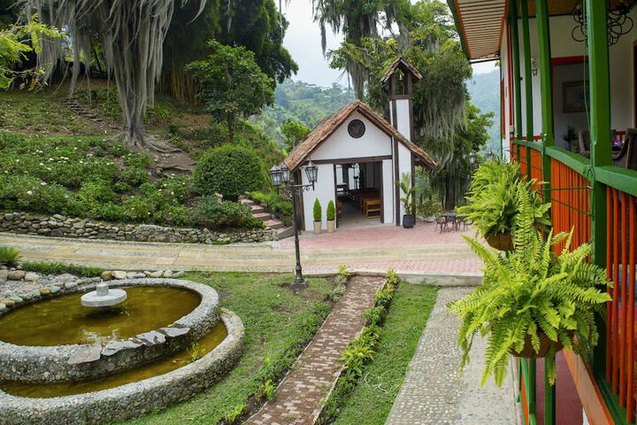 Hotel Exterior 44 of 46