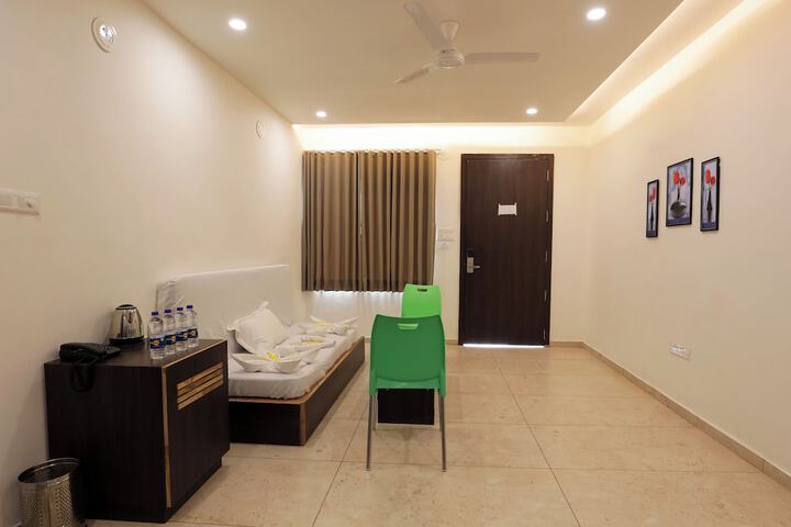 Room 10 of 50