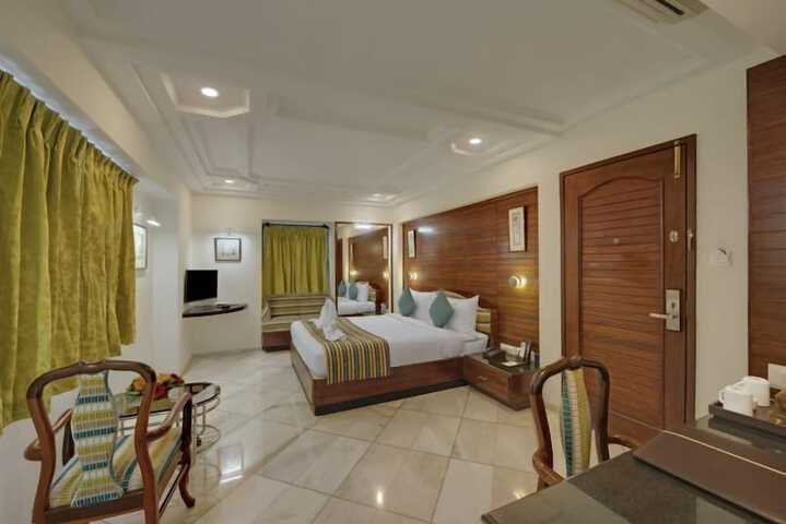 Room 8 of 19