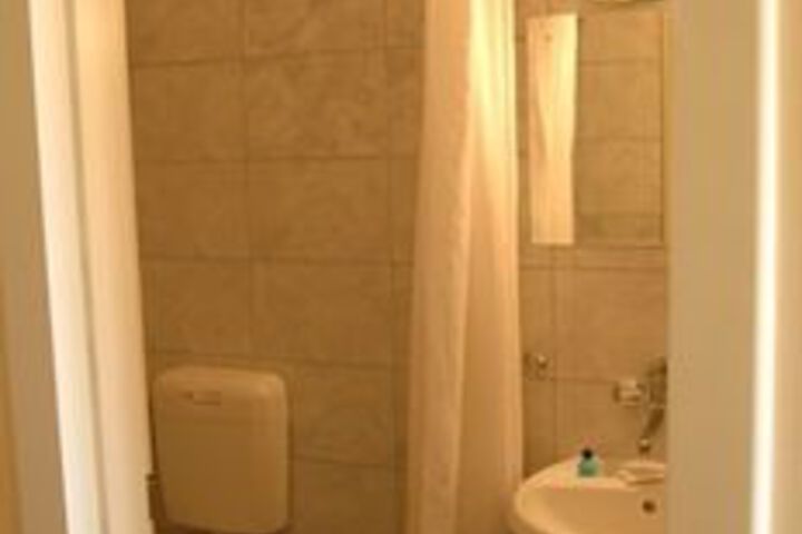Room 10 of 58