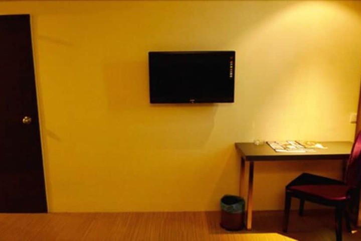 Room 20 of 32