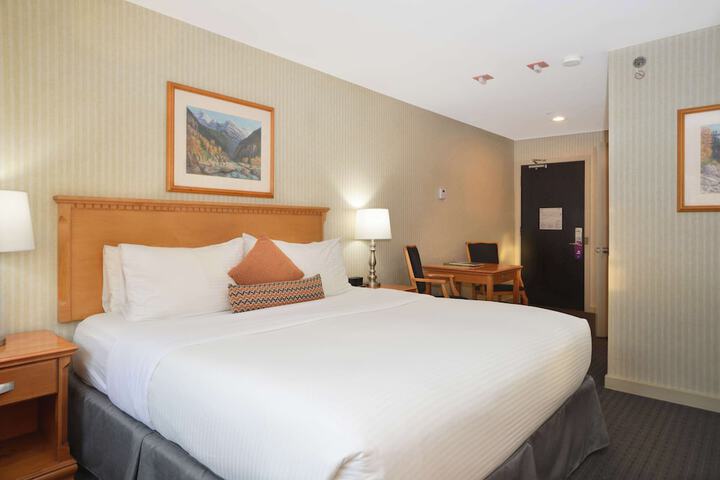 Room 3 of 42