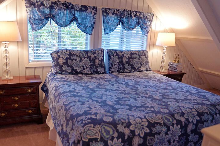 Room 121 of 400