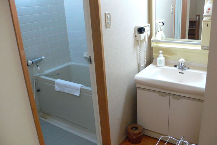 Room 16 of 52