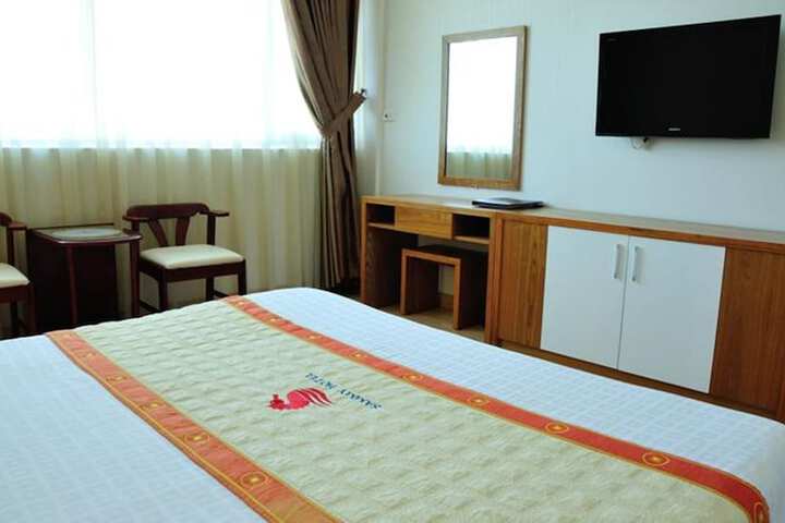 Room 12 of 37