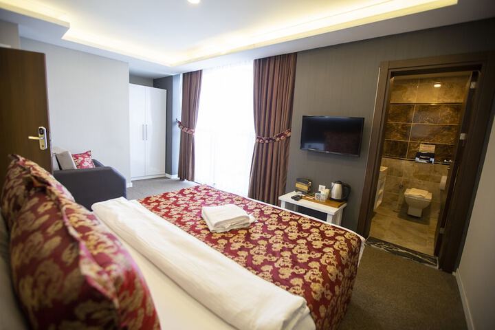 Room 32 of 54