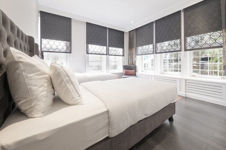 Room 32 of 184