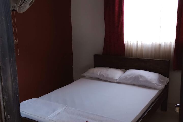 Room 4 of 14