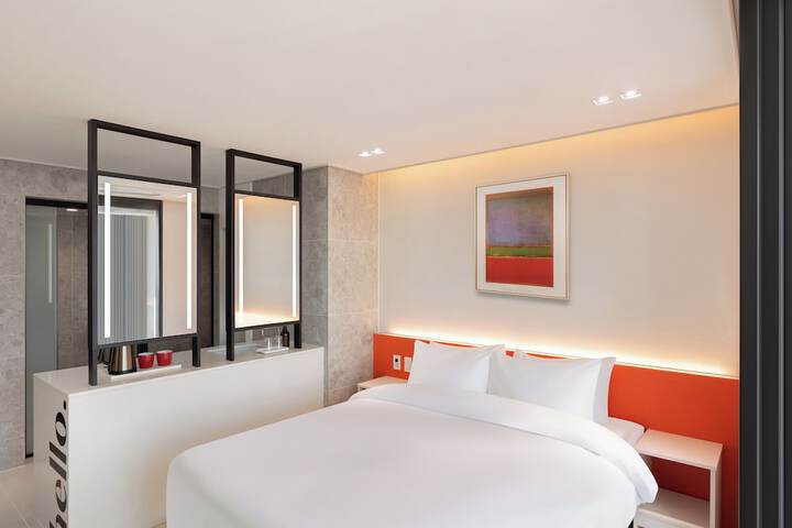 Room 30 of 56