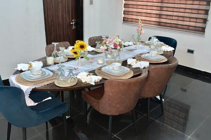 Dining 44 of 50