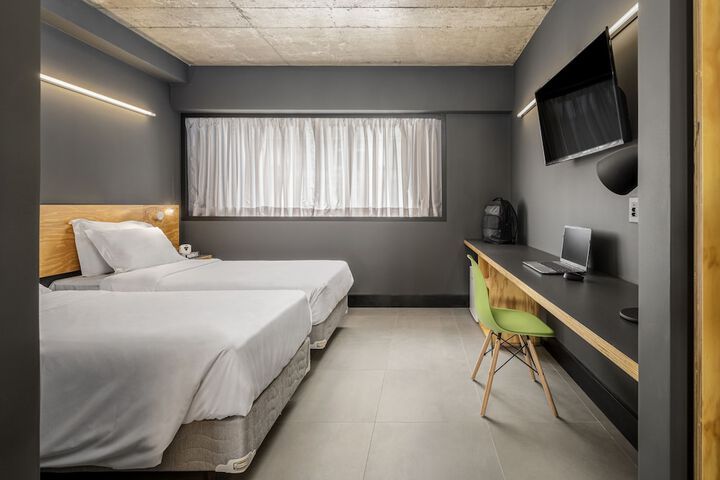 Room 5 of 41