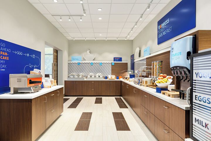 Breakfast/Coffee Service 26 of 35