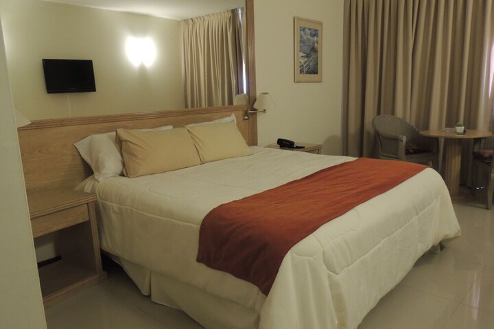 Room 9 of 66