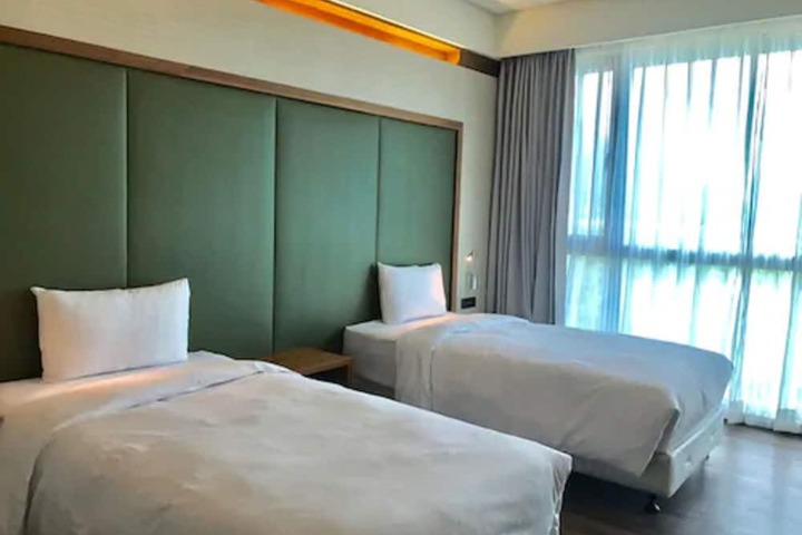 Room 15 of 60