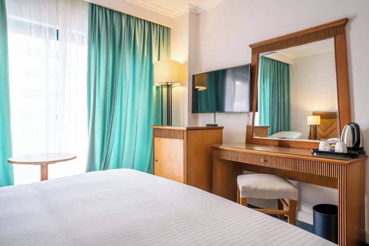 Room 17 of 75