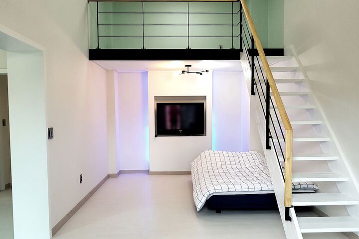 Room 13 of 150