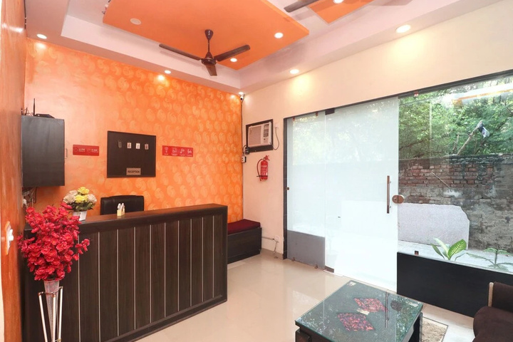 Oyo 16693 Hotel Omni