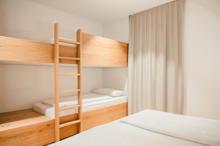 Room 16 of 74
