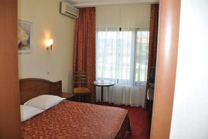 Room 6 of 23