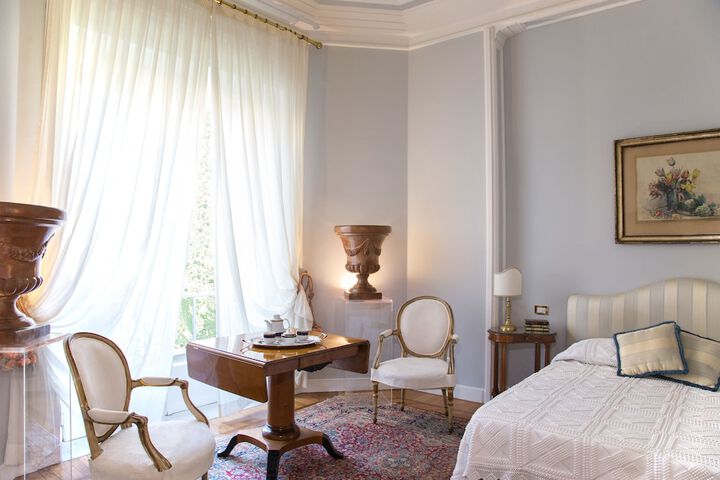 Room 6 of 37