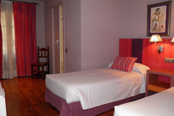 Room 4 of 40