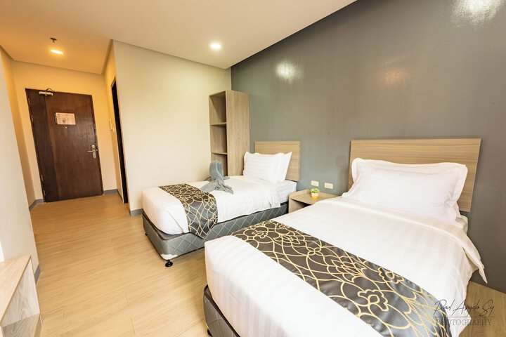 Room 6 of 30