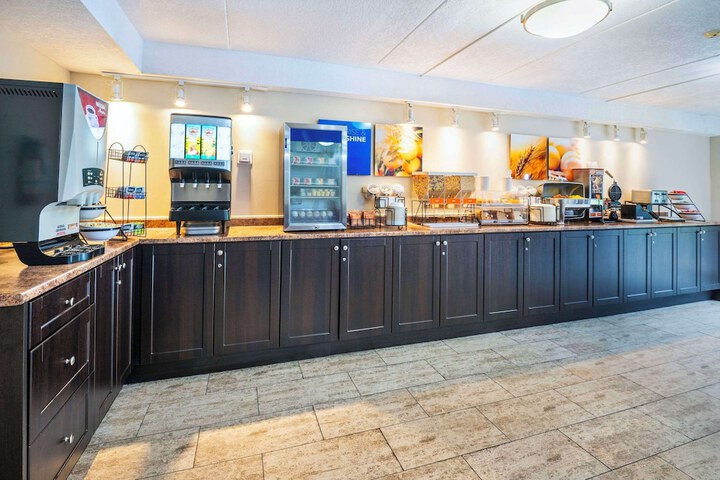 Breakfast/Coffee Service 23 of 31