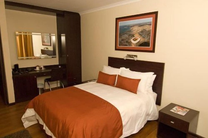 Room 7 of 10