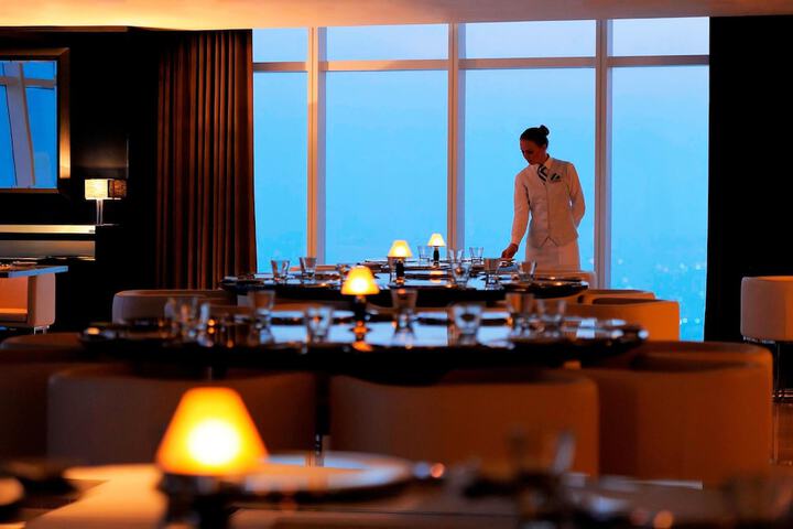 Dining 70 of 140