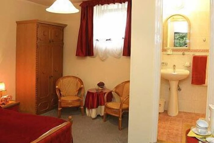 Room 18 of 63