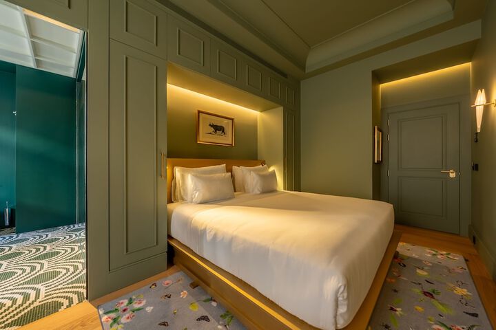 Room 13 of 86