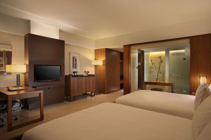 Room 5 of 74