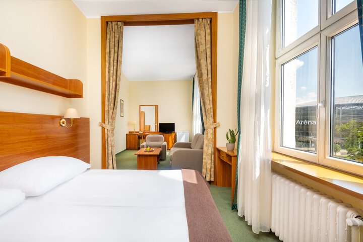 Room 15 of 32