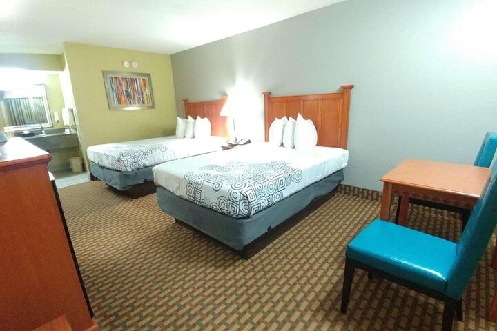 2 Double Beds - Wireless High Speed Internet Accessible Microwave and Refrigerator, Coffee (13 of 20)