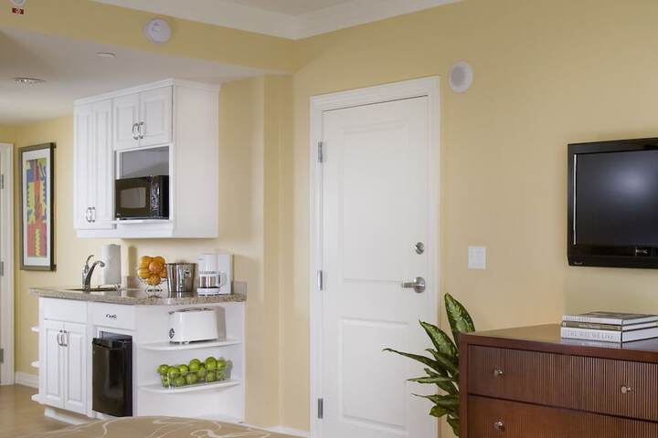 Private kitchenette