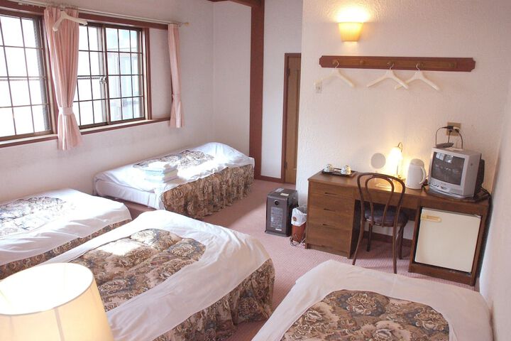 Room 10 of 40