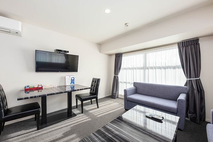 Room 44 of 69