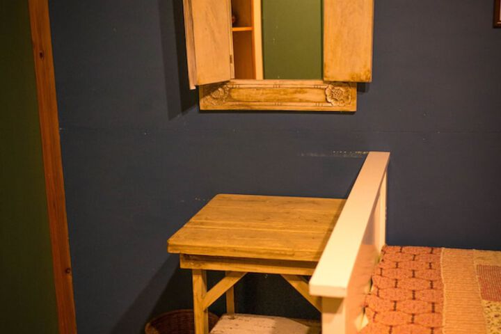 Room 5 of 17