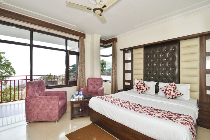 Room 4 of 25