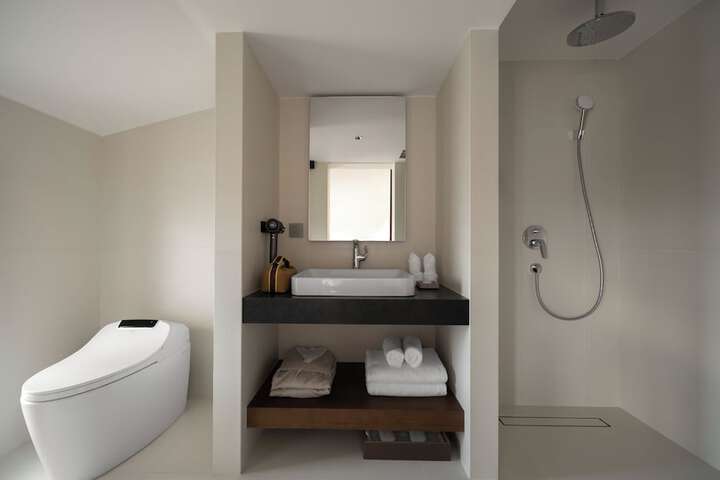 Room 10 of 86