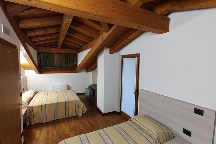 Room 15 of 51