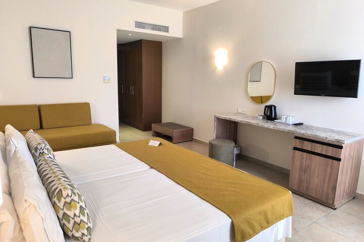 Room 26 of 89