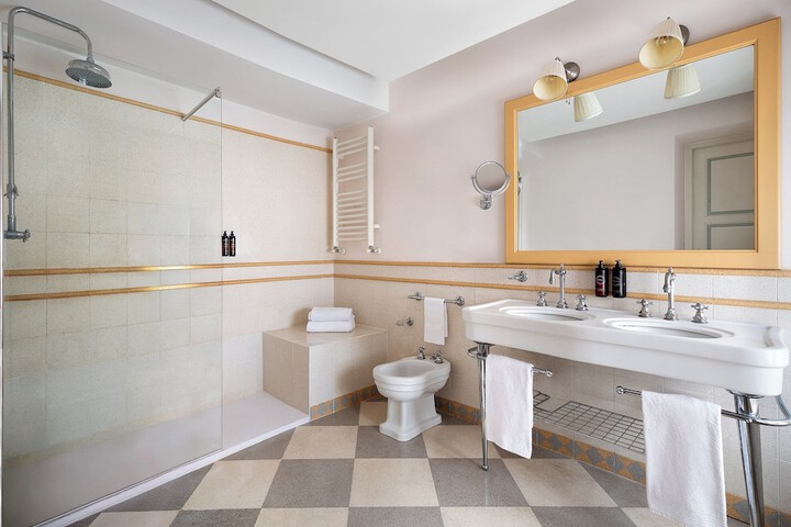 Clean Restrooms