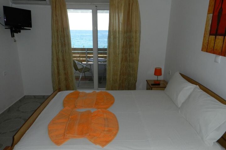 Room 7 of 30