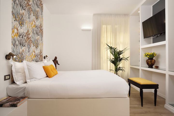 Room 8 of 15