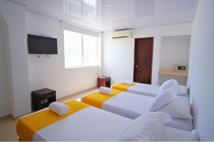 Room 40 of 77